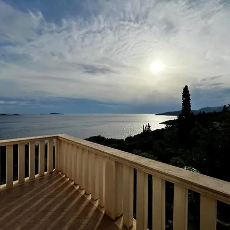 Lira Jacuzzi-sea View Apartament