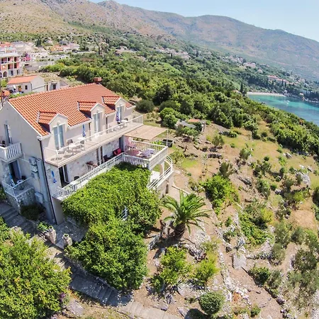 Lira Jacuzzi-sea View Apartament *